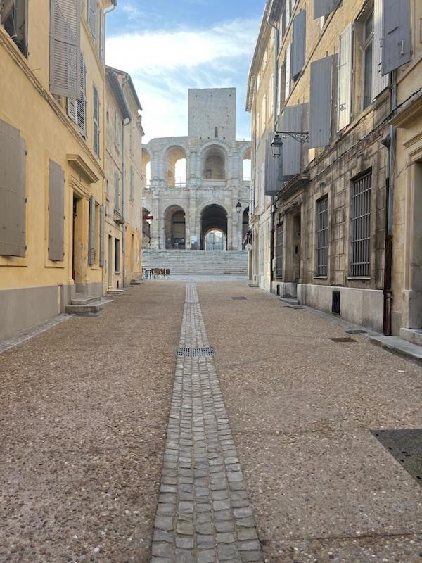 La Confidentielle Centre Ville Arles Terrasse Exteriör bild